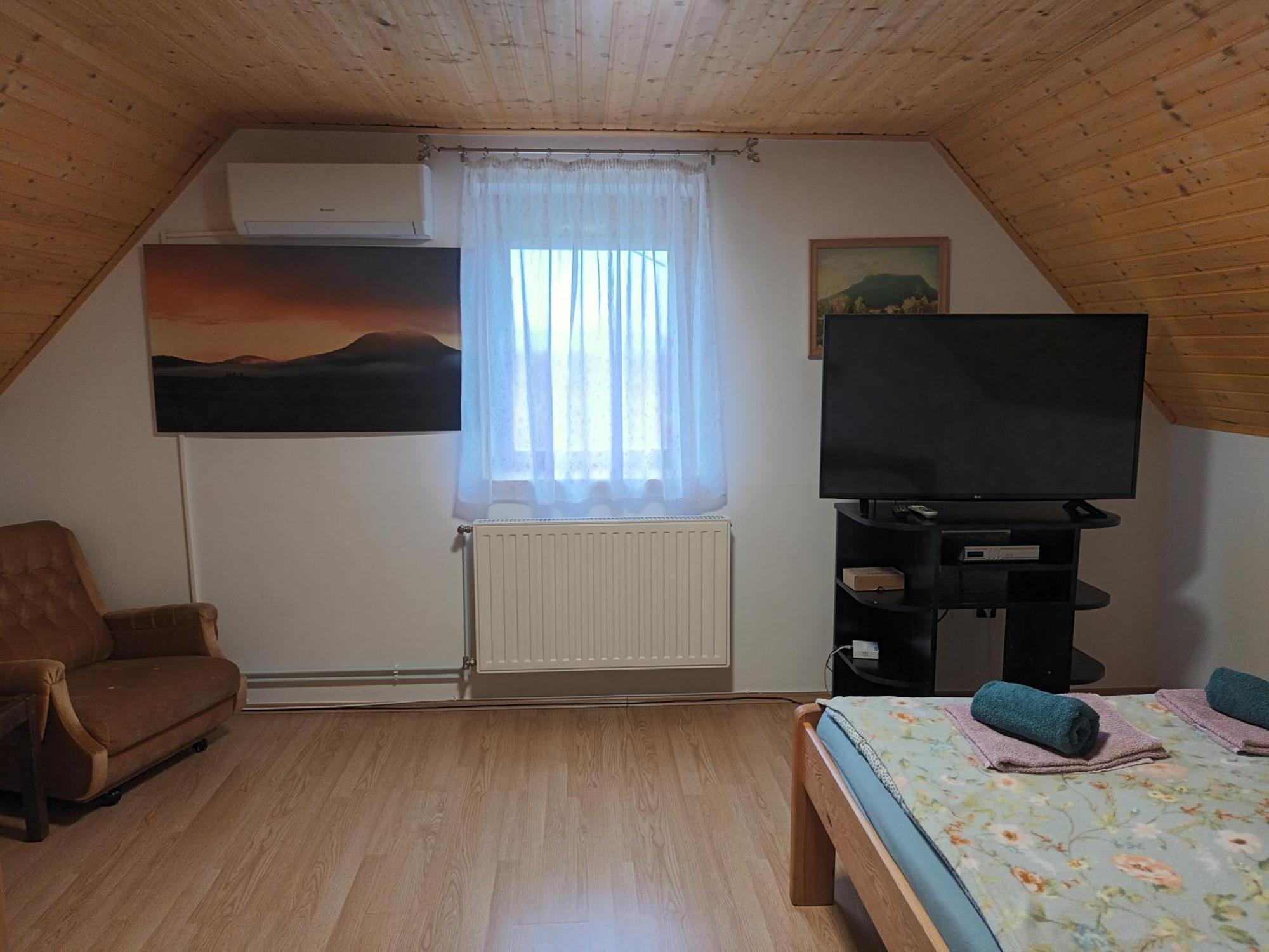 Kéknefelejcs Vendégház Tapolca Exterior foto